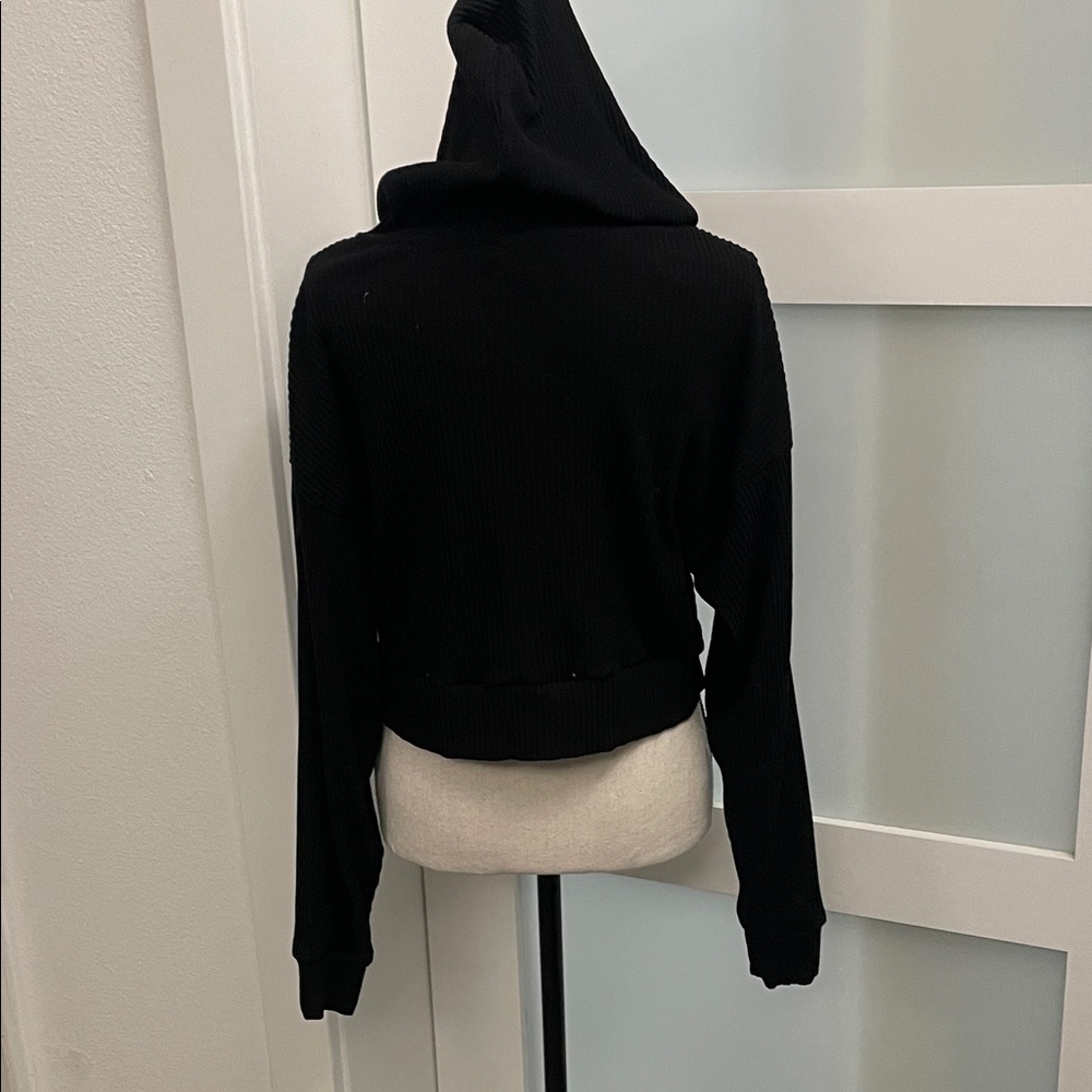 ALO Yoga Black Cropped Ribbed Hoodie - Picture 3 of 4